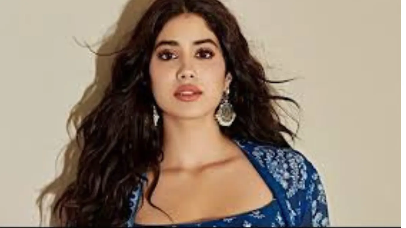 Bollywood Actress: साउथ की मेगा बजट फिल्मों में चमकेंगी ये बॉलीवुड हसीनाएं, इन स्टार्स के साथ आएंगी नजर