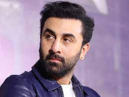 Ranbir Kapoor:क्या रणबीर अपनी पहचान छिपाकर सोशल मीडिया पर एक्टिव हैं? प्रशंसकों ने खोजा अभिनेता का गुप्त अकाउंट!