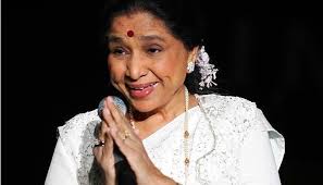 Asha Bhosle:मुंबई में एक प्रेस कॉन्फ्रेंस में आशा भुसेल ने भारत के सबसे बड़े कॉन्सर्ट के बारे में एक दिलचस्प खुलासा किया।