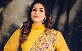 Raveena Tandon:रवीना की फिल्म 'पटना शुक्ला' का ट्रेलर हुआ रिलीज, दमदार लग रही हैं एक्ट्रेस