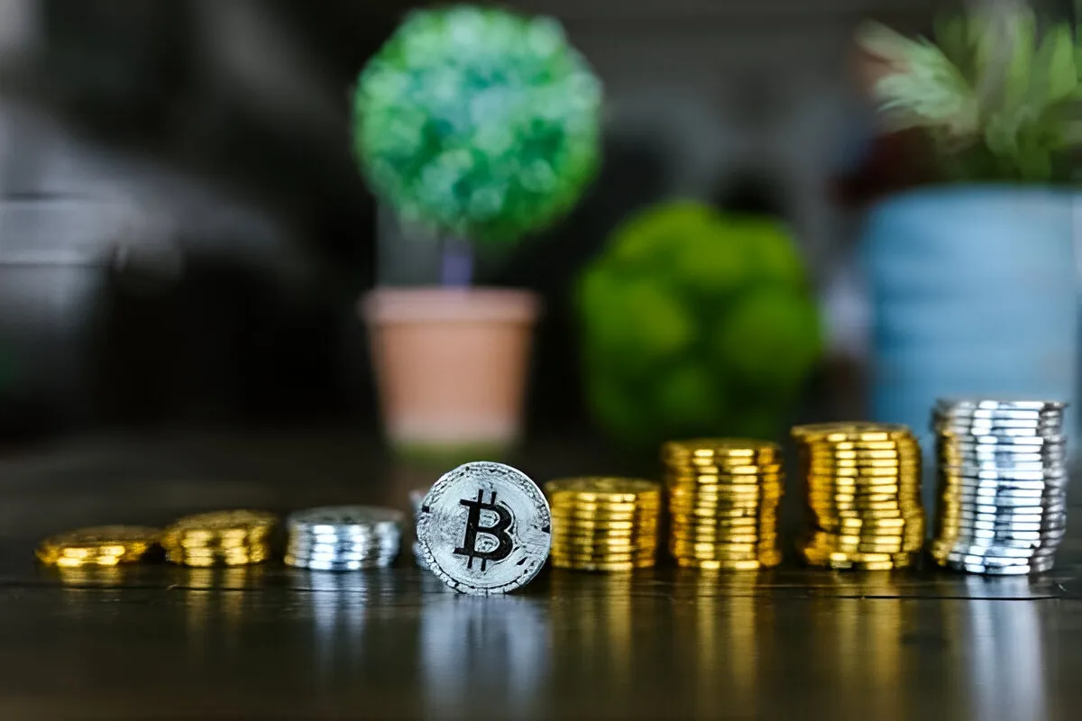 Cryptocurrency 2025: कैसे पता करें कि कौन सी क्रिप्टोकरेंसी में निवेश करना है।
